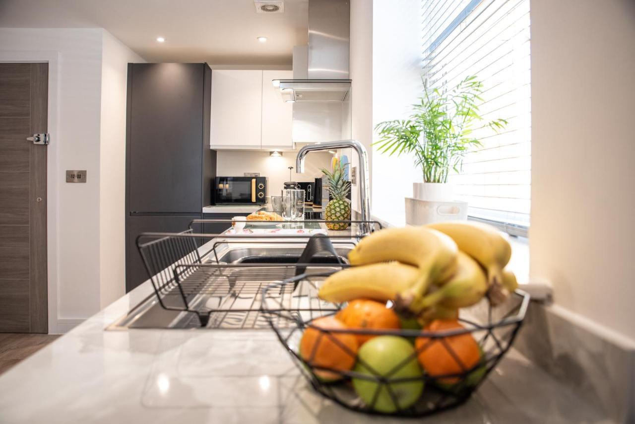 Welcome 4 Business Or Pleasure! Super Central Southampton 'City Vibes' # Stylish Apartment With Outside Space! 1-4 Guests Book Your City Break Or Pre-Cruise Stay! Close To Mayflower Theatre, Universities, Cruise Terminals, Hospitals & Shops! Eksteriør bilde